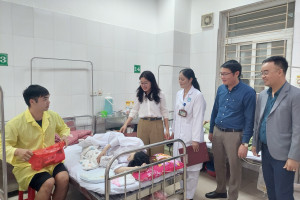 Chương trình thiện nguyện “Cầu vồng yêu thương”- Tặng quà cho bệnh nhân tại BV Sản nhi và BVĐK tỉnh Bắc Giang.
